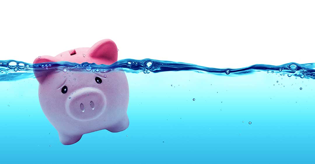 pink piggy bank under water, how to avoid business bankruptcy