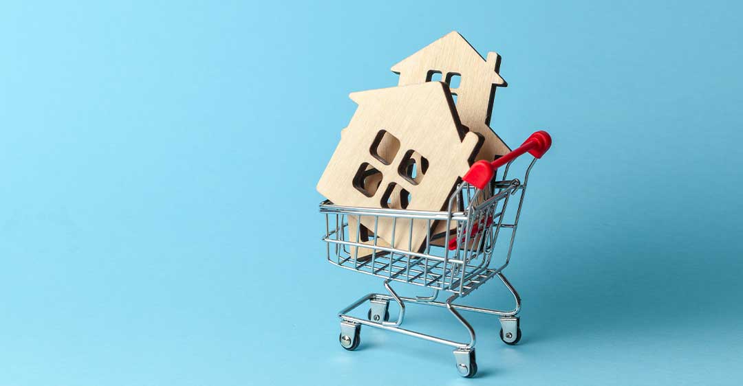 wooden house models in shopping cart, florida probate and estate sales